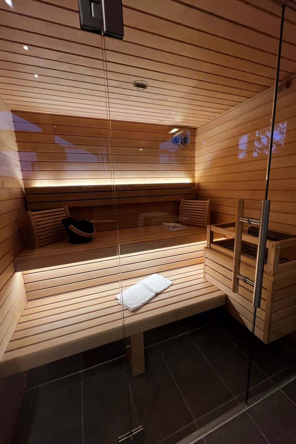 Superior #14 mit Sauna & Hot Tub-Binnen