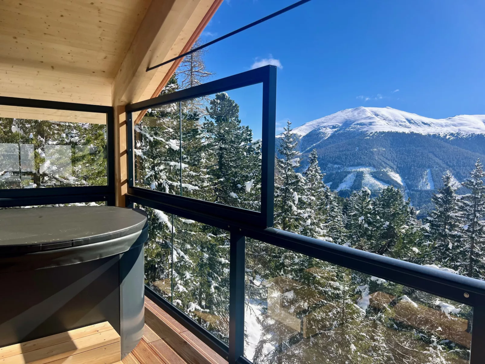 Superior # 13 mit Sauna & Hot Tub-Buiten