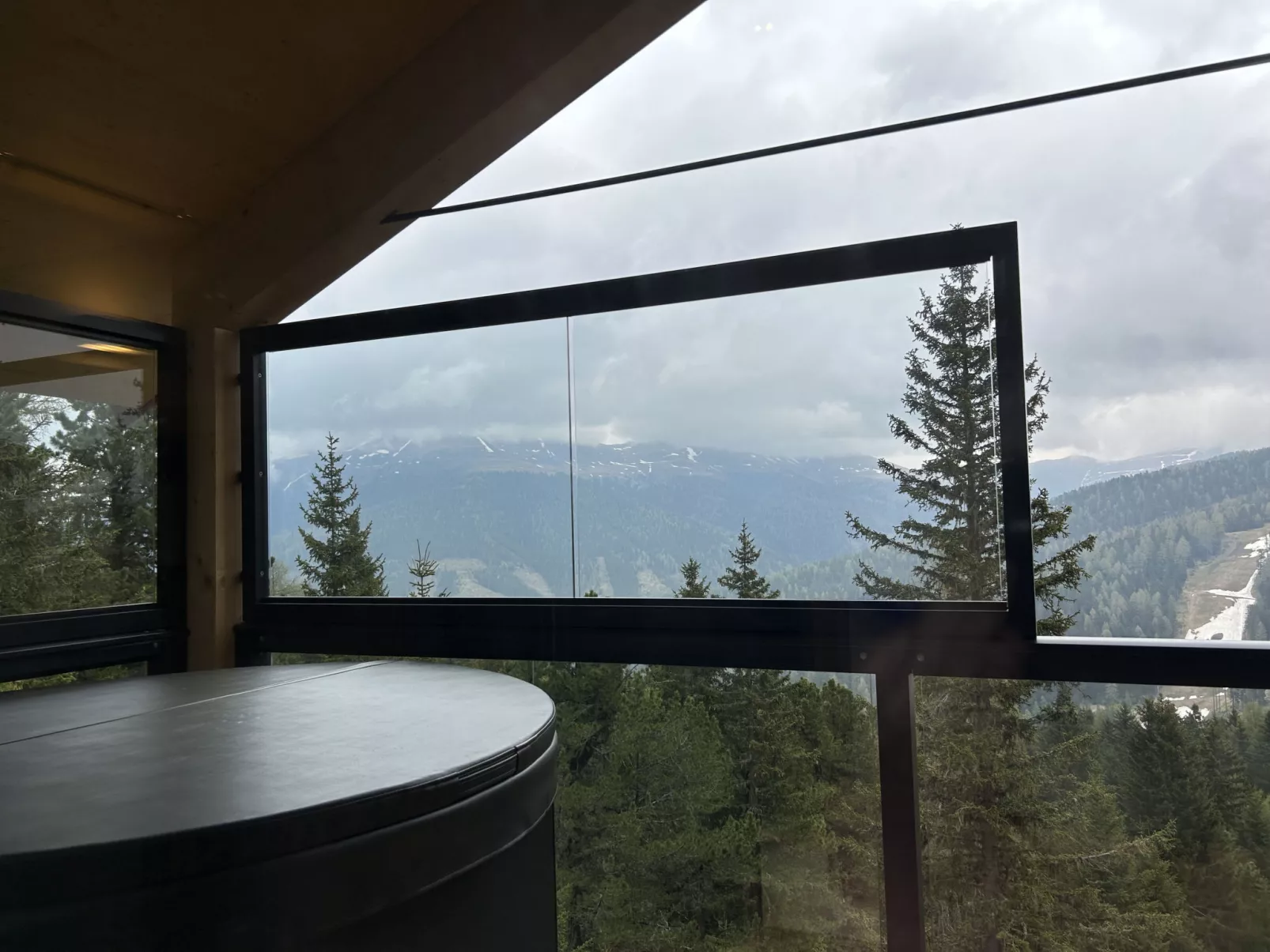 Superior # 13 mit Sauna & Hot Tub-Buiten