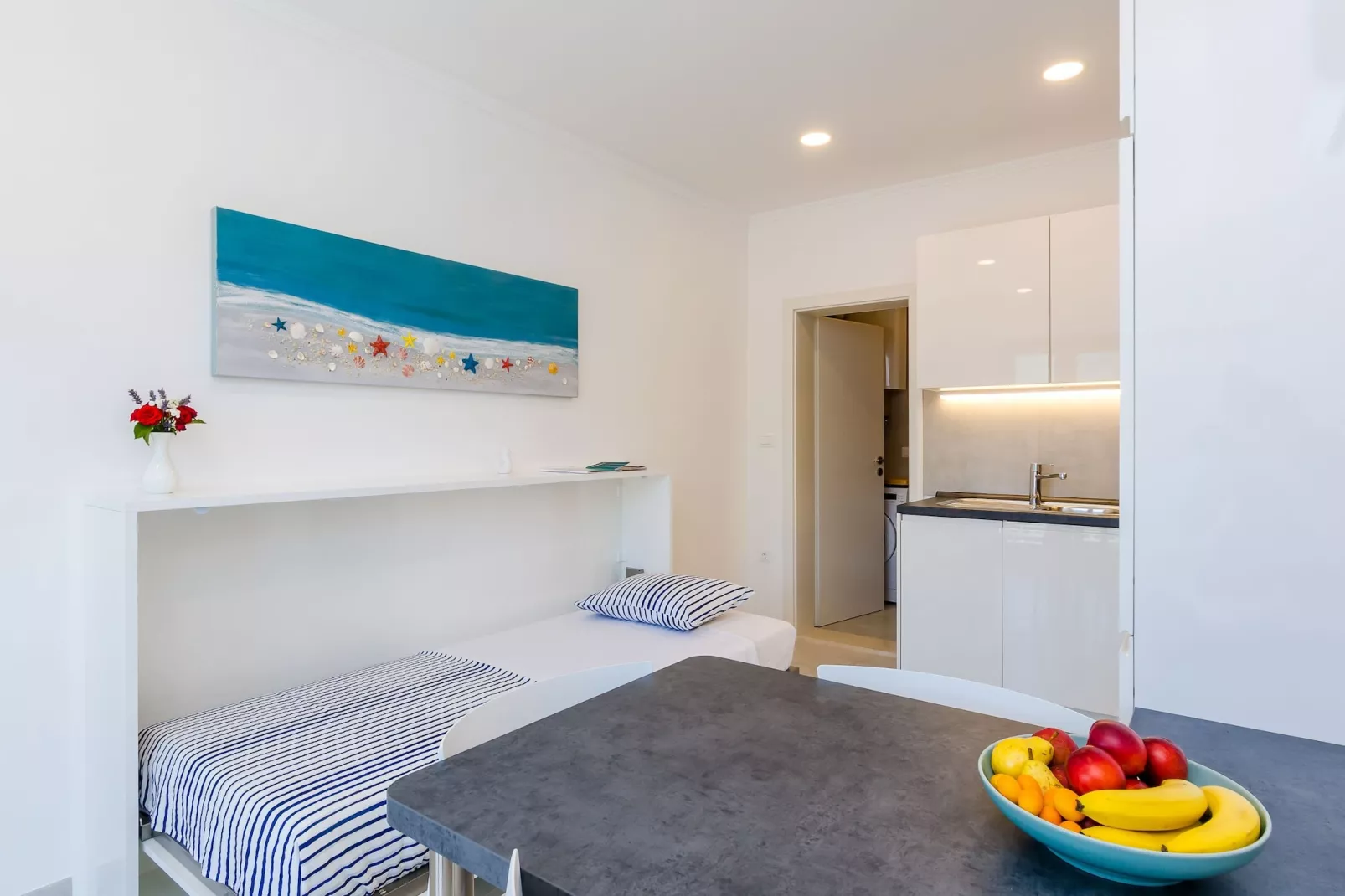 Apartments Sara (Molunat) - Superior One Bedroom Apartment with Terrace and Sea View-Eetkamer