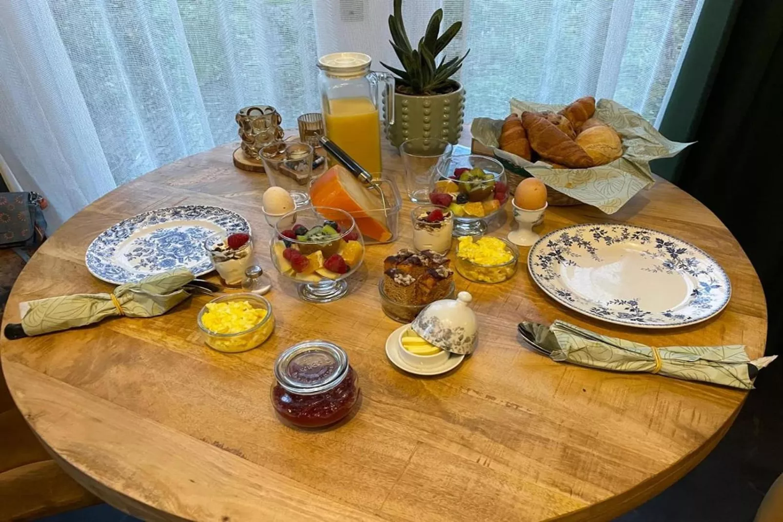 B&B de Gouwe Tijd-Eetkamer