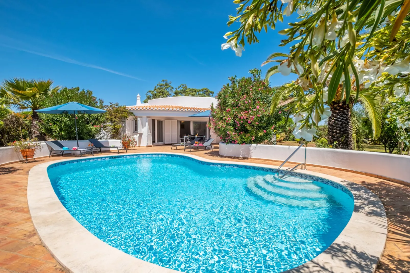 Villa Sunshine-Buitenkant zomer