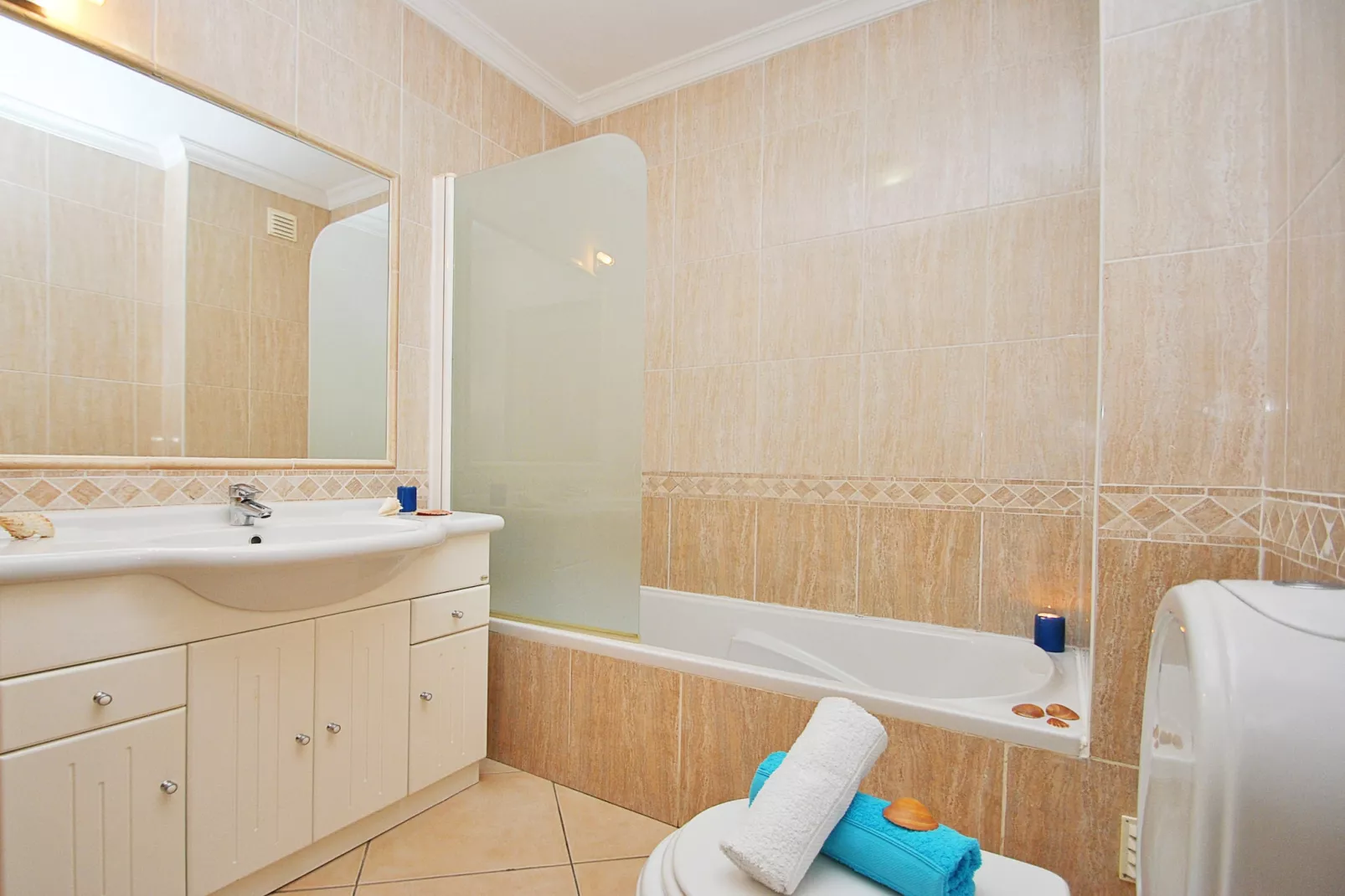 Apartment Paphos-Badkamer