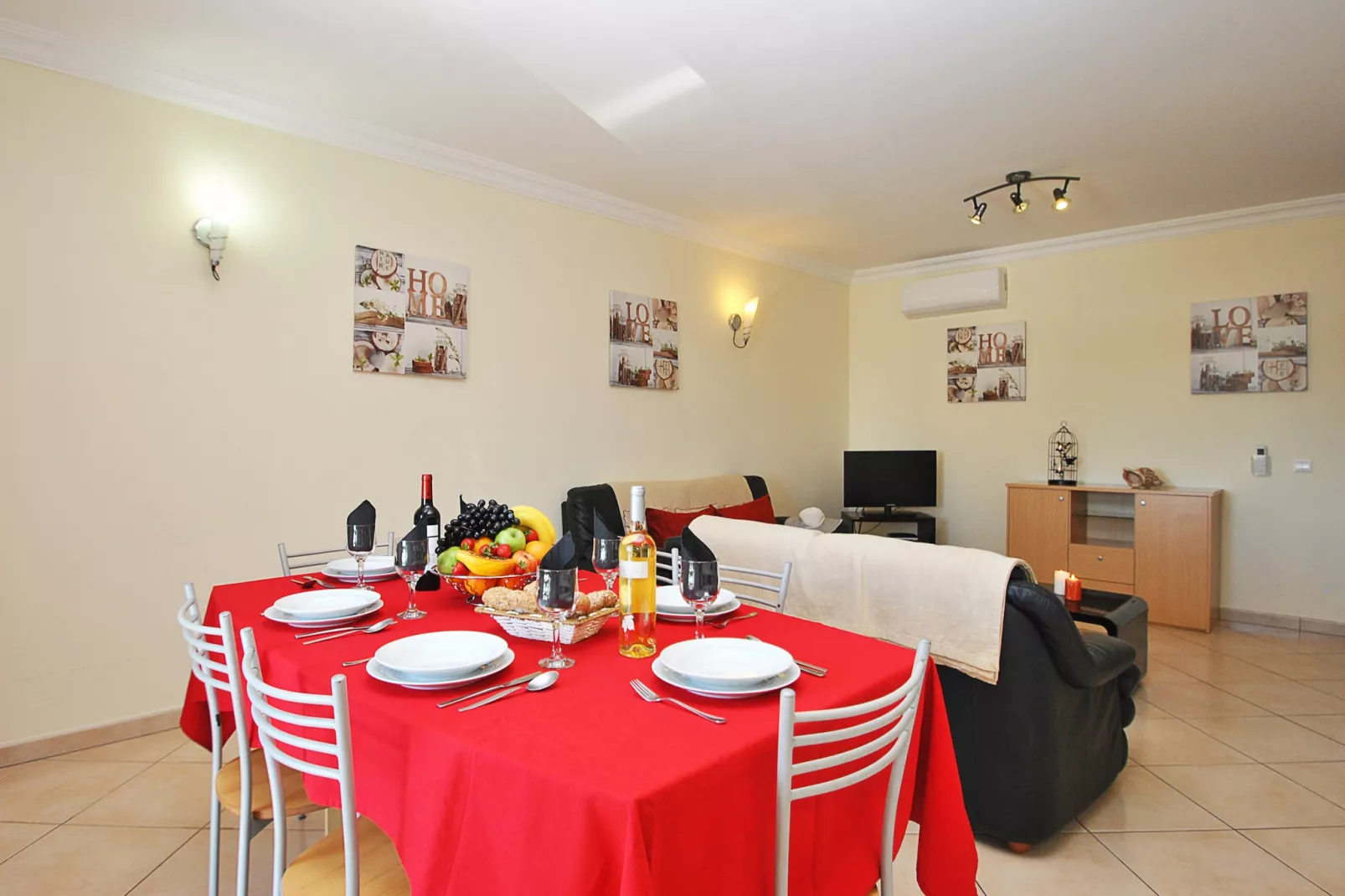 Apartment Paphos-Eetkamer