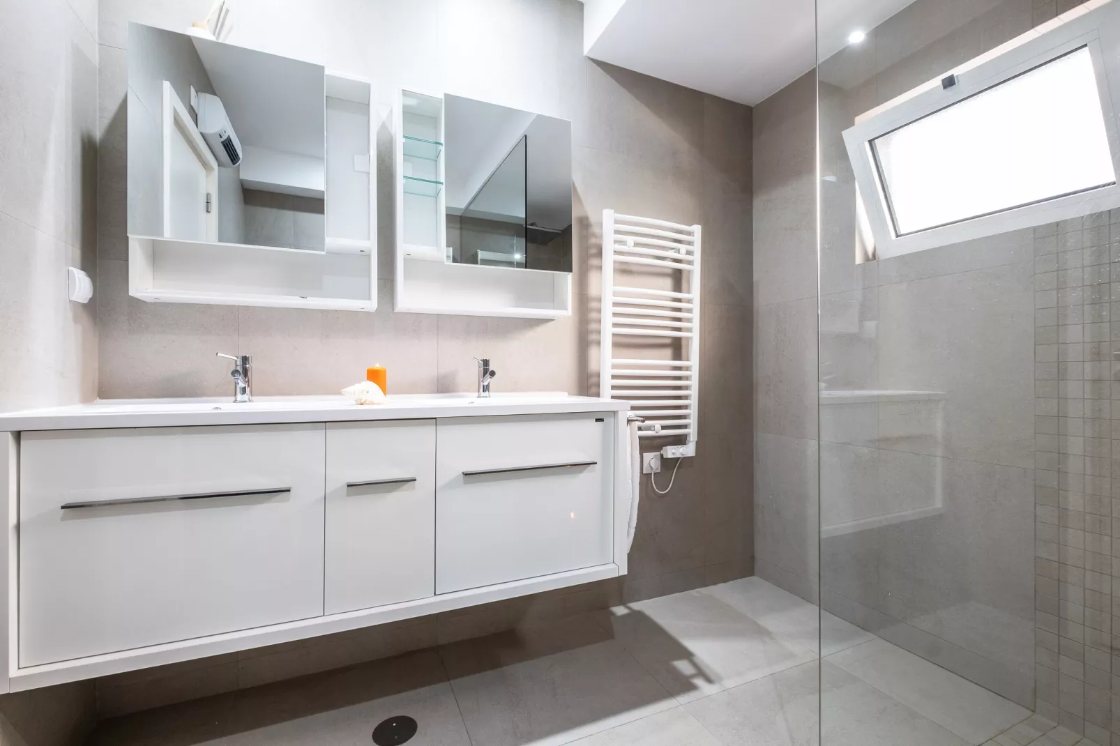 Villa San Marino-Badkamer
