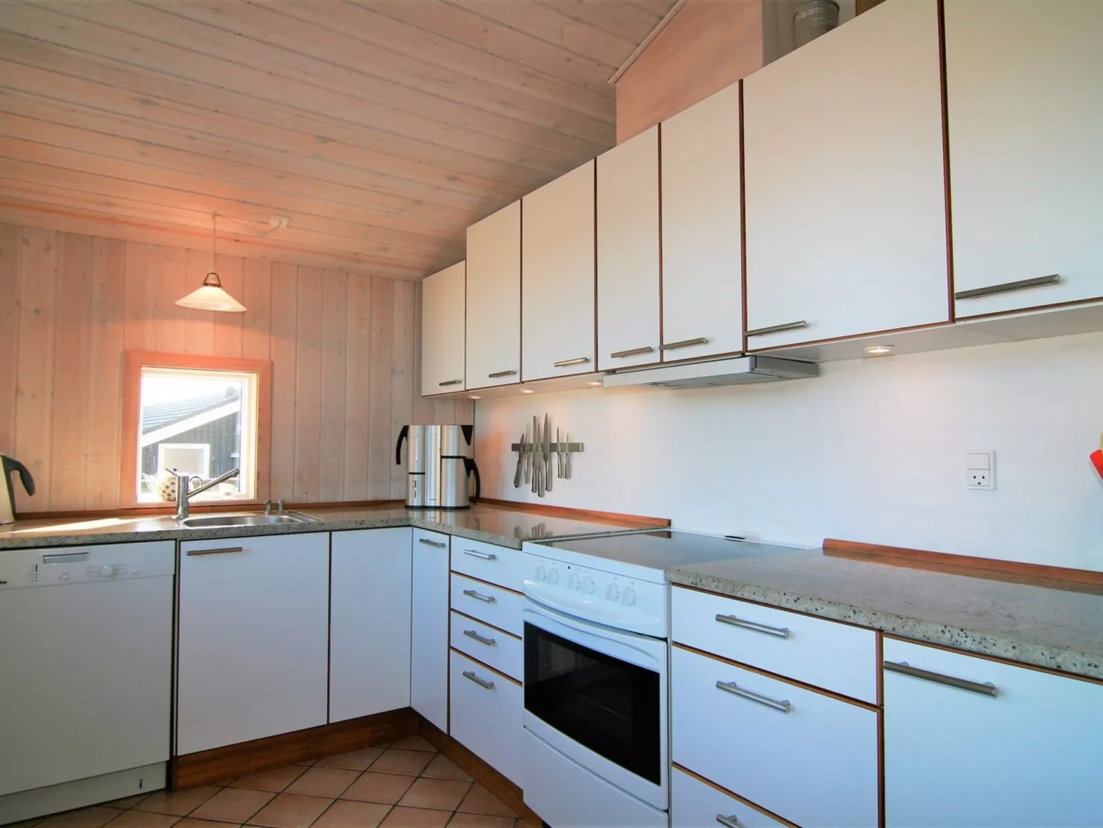 "Benja" - 200m from the sea-Binnen