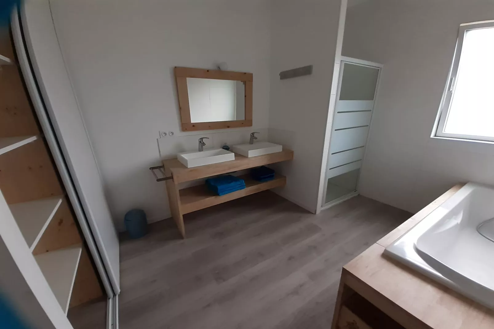 ROSCAROC - ENEZ HIR (RDC) - Portsall-Badkamer