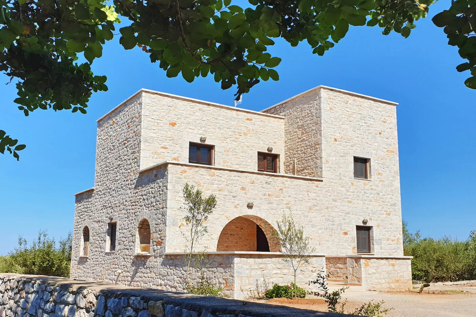 Anaroussa Diros Maisonette-Buitenlucht
