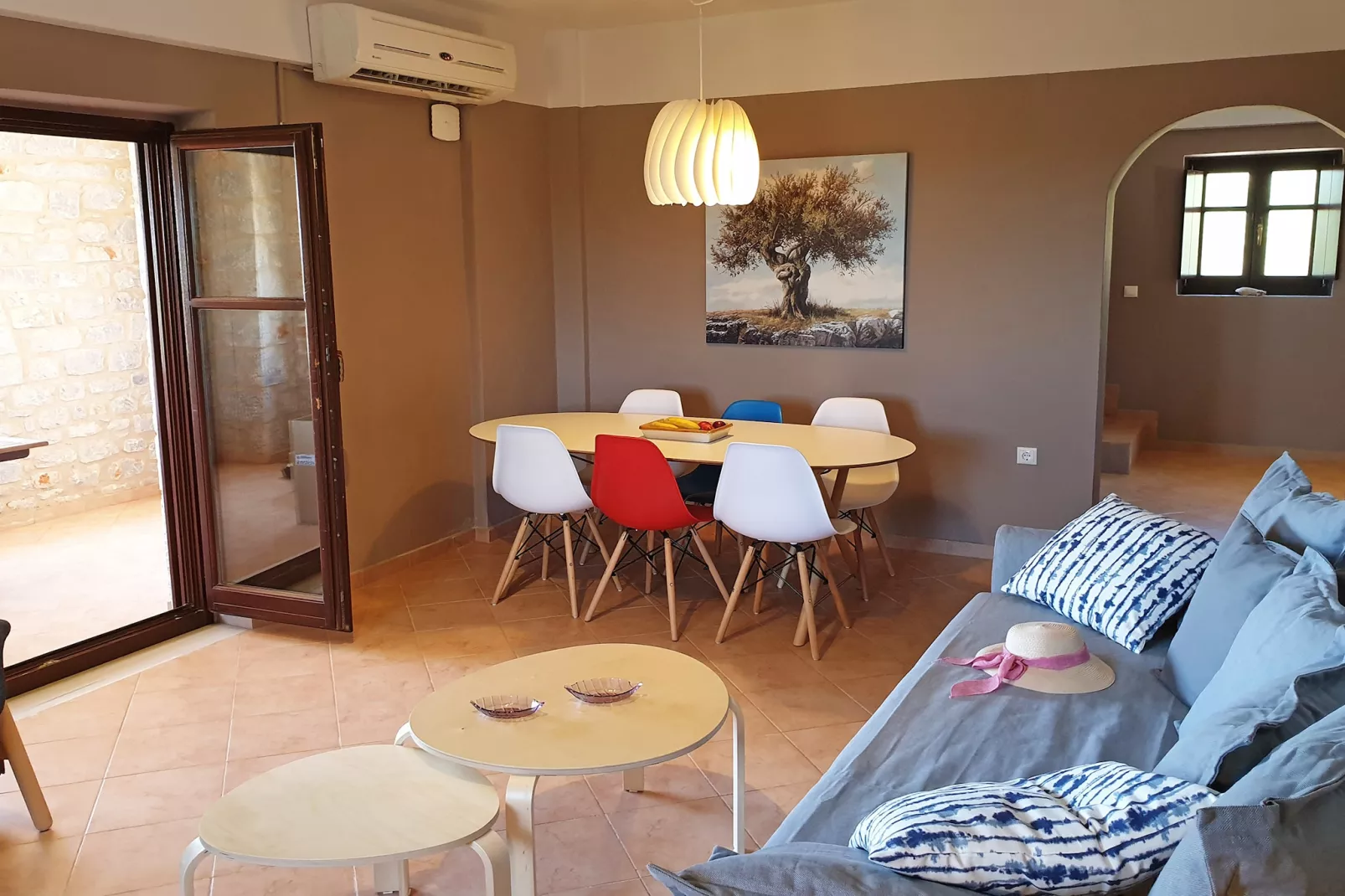 Anaroussa Diros Maisonette-Woonkamer