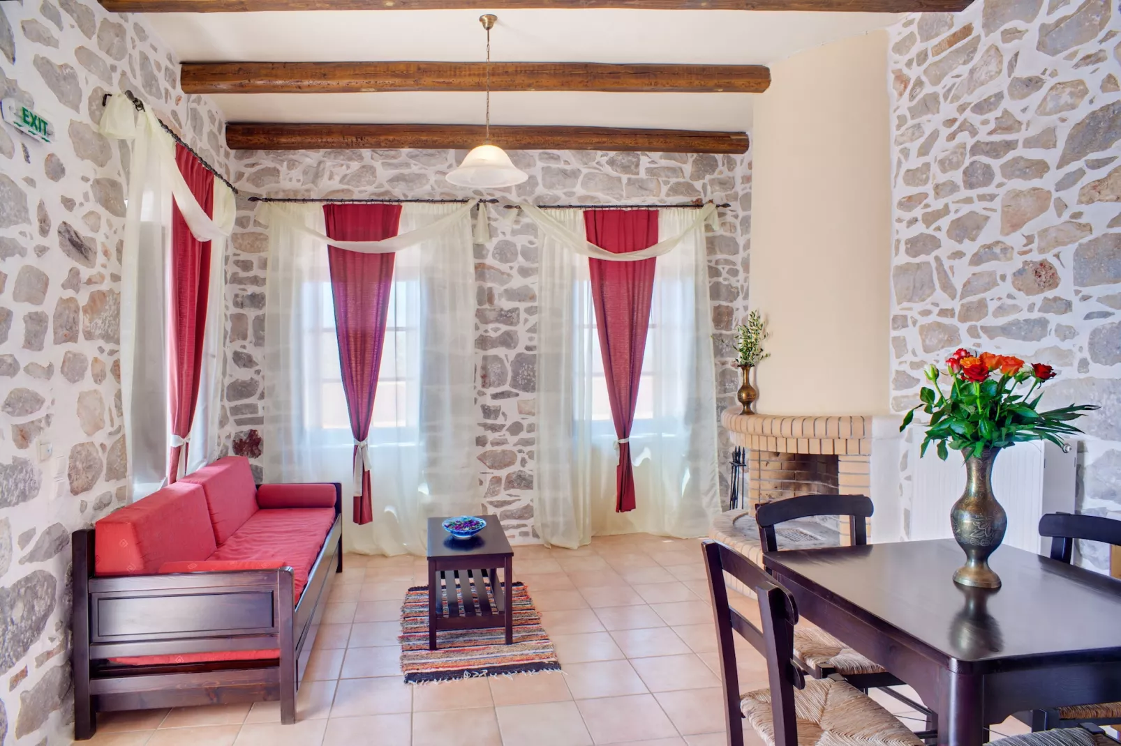 Toxotis 6 - 1 bedroom suite-Woonkamer