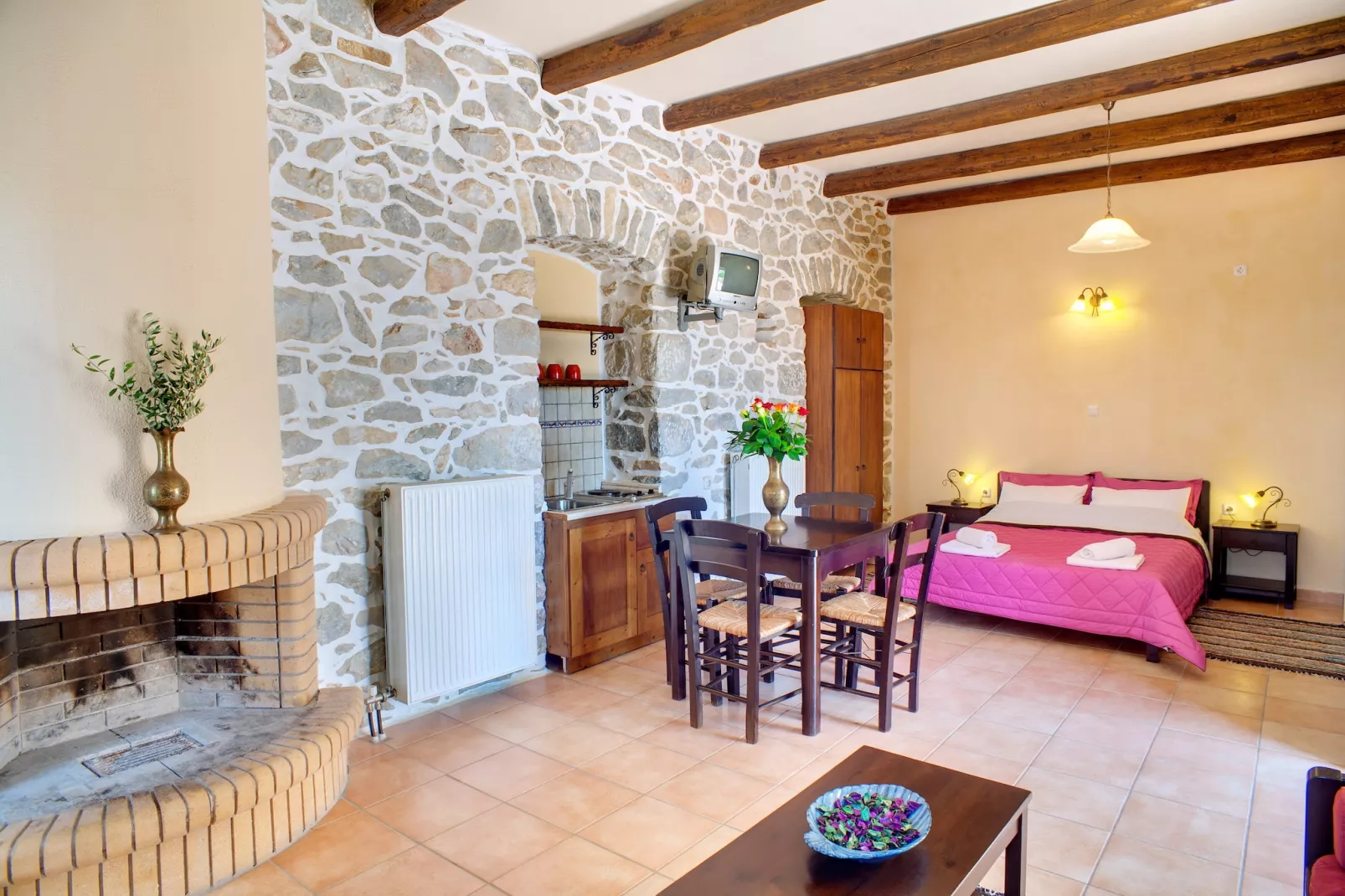 Toxotis 6 - 1 bedroom suite-Slaapkamer