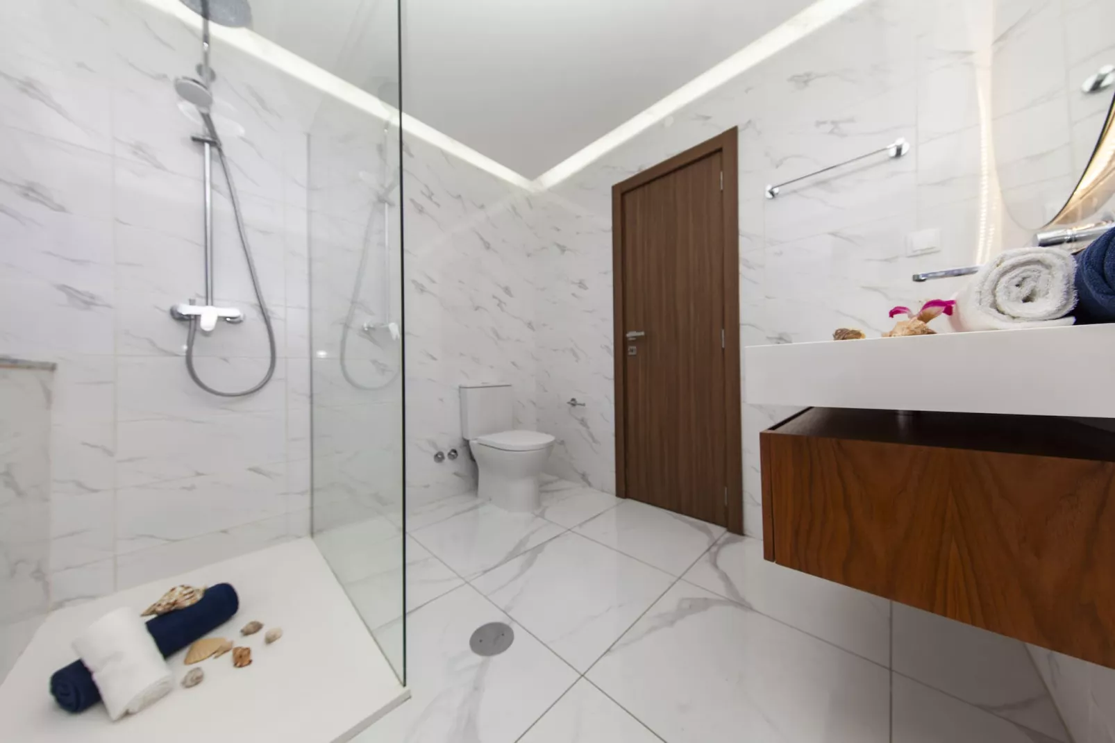 Villa Kailua-Badkamer