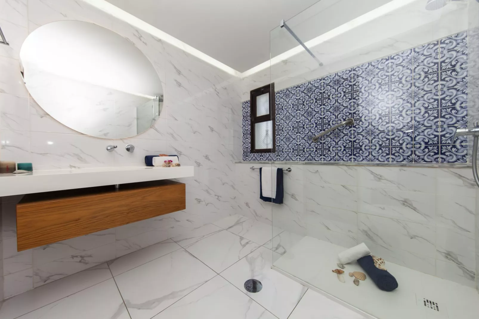 Villa Kailua-Badkamer