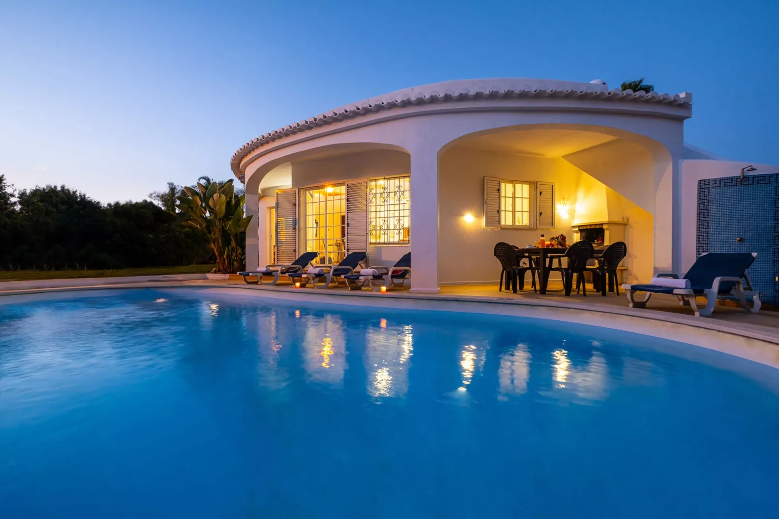 Villa Menorca-Buitenkant zomer