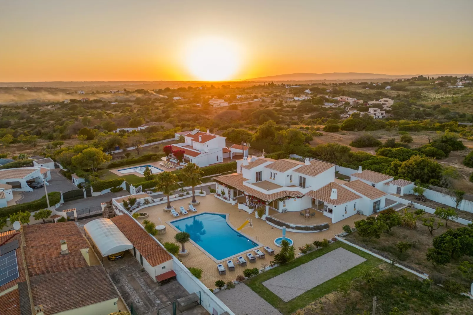 Villa Serena-Buitenkant zomer