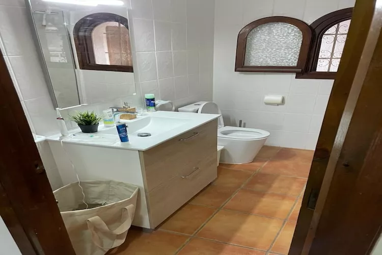 Villa Marja-Badkamer