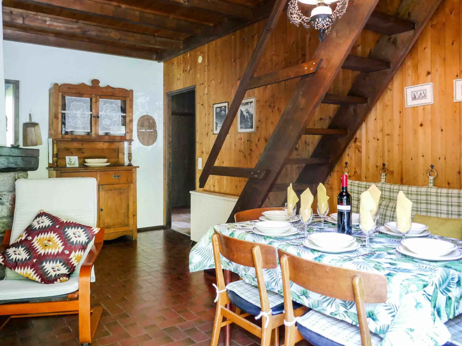 Chalet Al Portic-Binnen