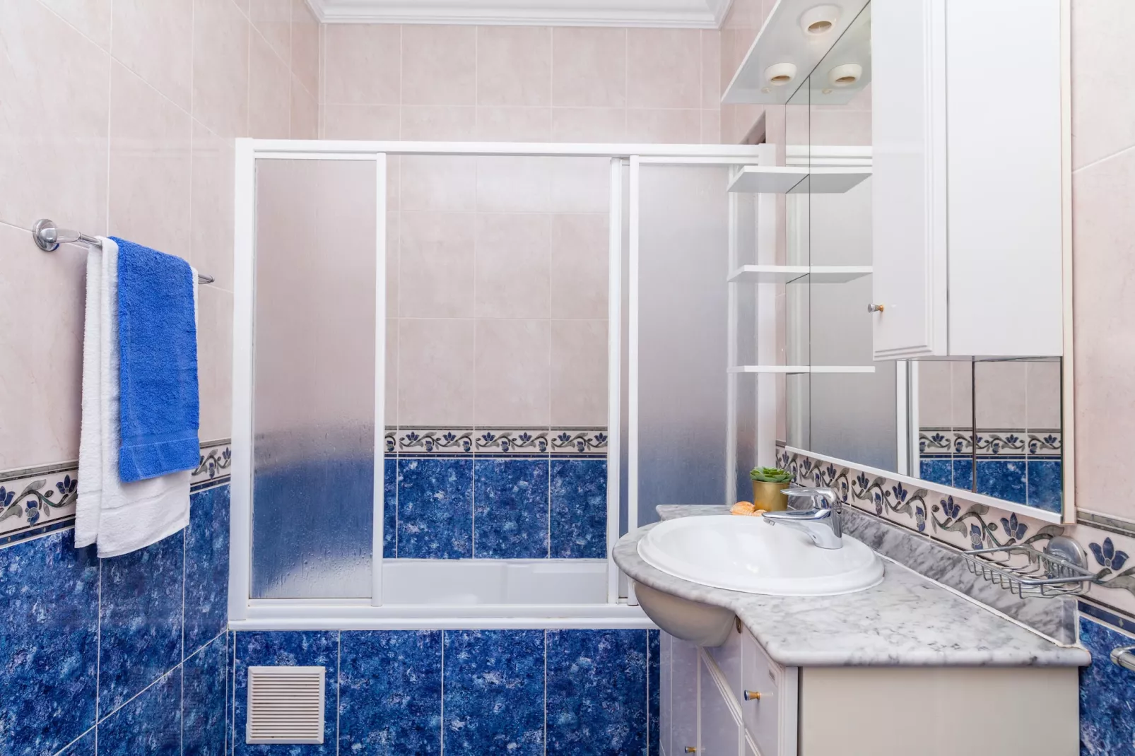 Villa Agadir-Badkamer
