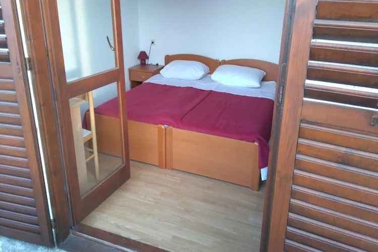 Guest House Hazdovac - Double Room with Balcony and Sea View 3-Slaapkamer