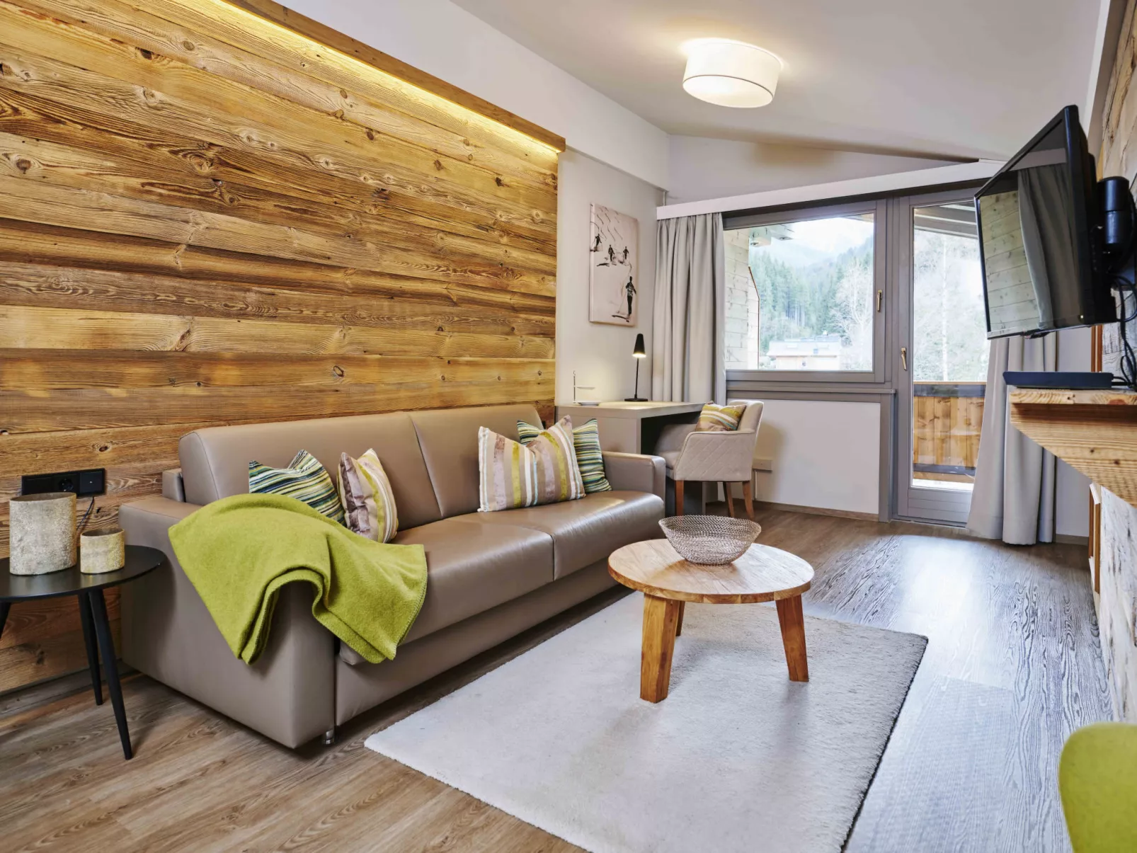 Juniorsuite bis zu 4 P &Wellnessbereich-Binnen
