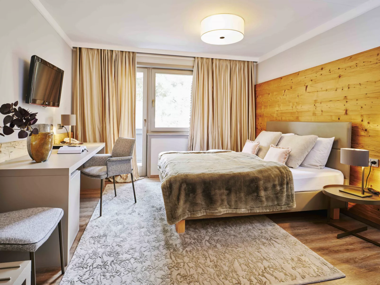 Juniorsuite bis zu 4 P &Wellnessbereich-Binnen