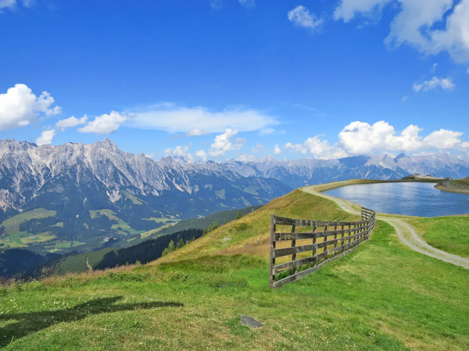 Juniorsuite bis zu 4 P &Wellnessbereich-Omgeving