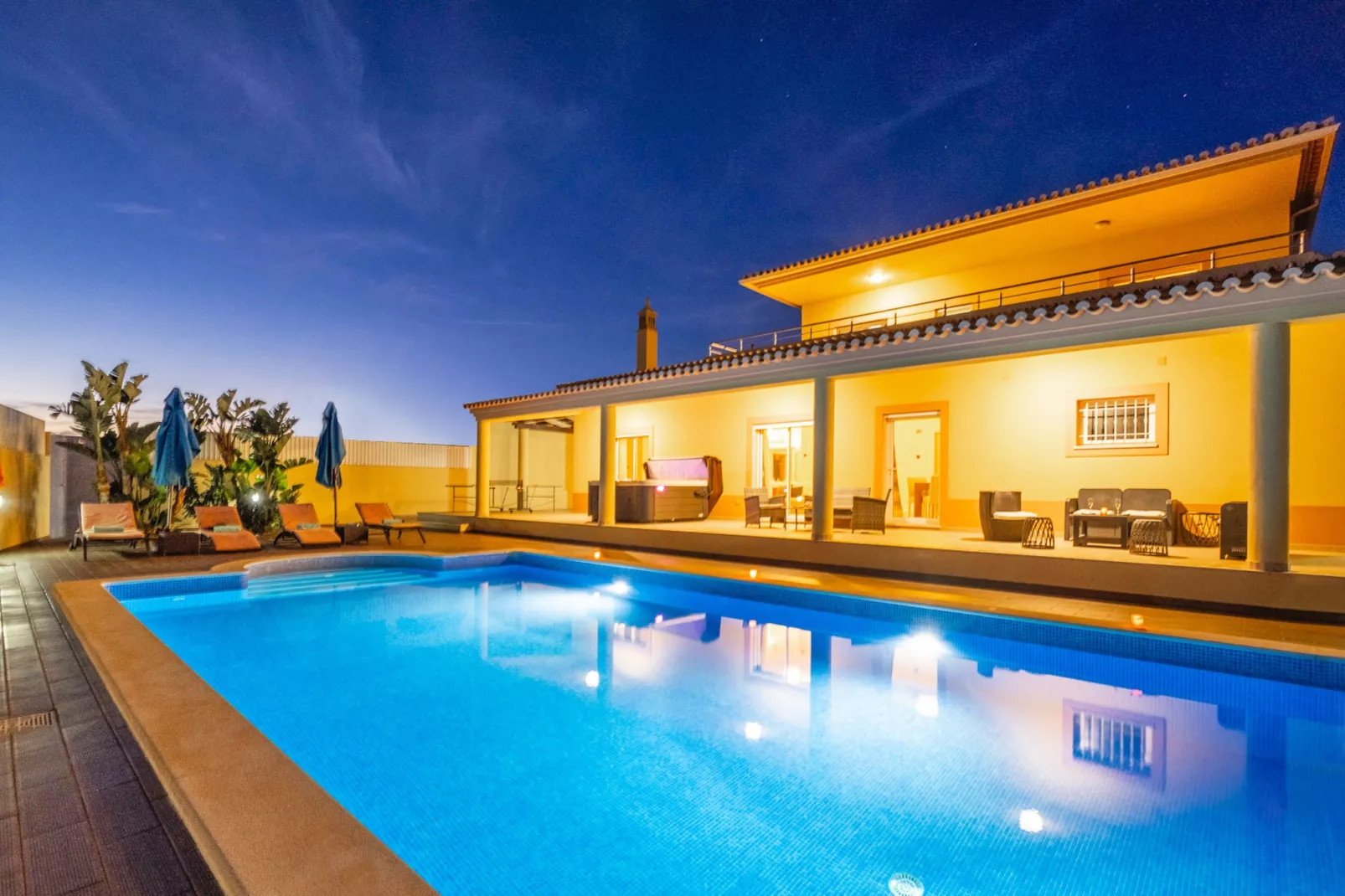 Villa Golden Bay-Zwembad