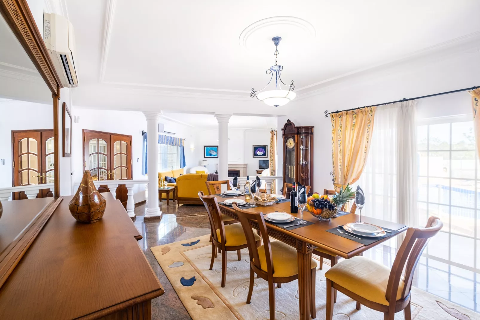 Villa Rose Bay-Eetkamer