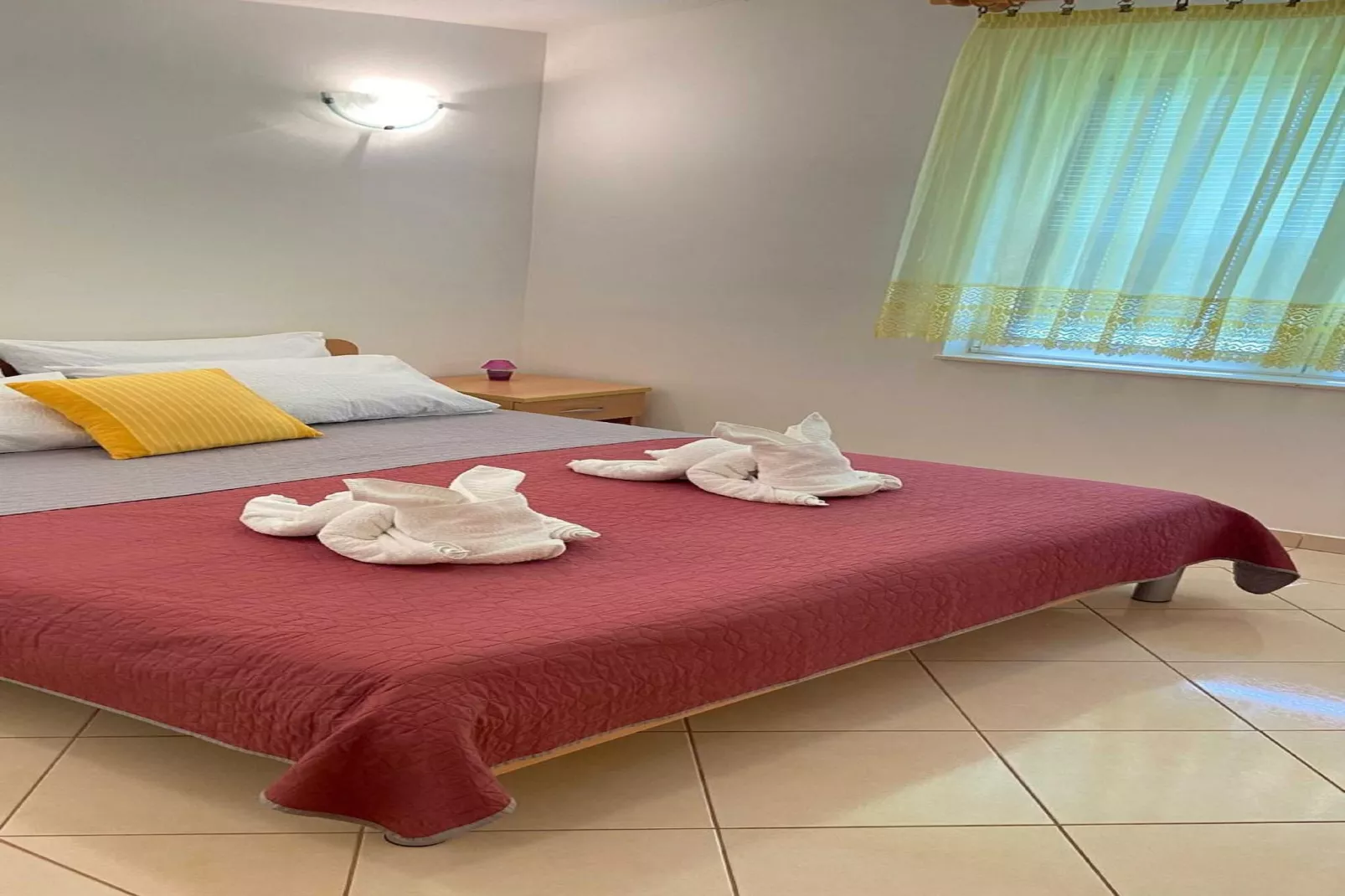 Apartments Tiho & Jelena- One Bedroom Apartment with Balcony and Sea View (Maestral)-Slaapkamer
