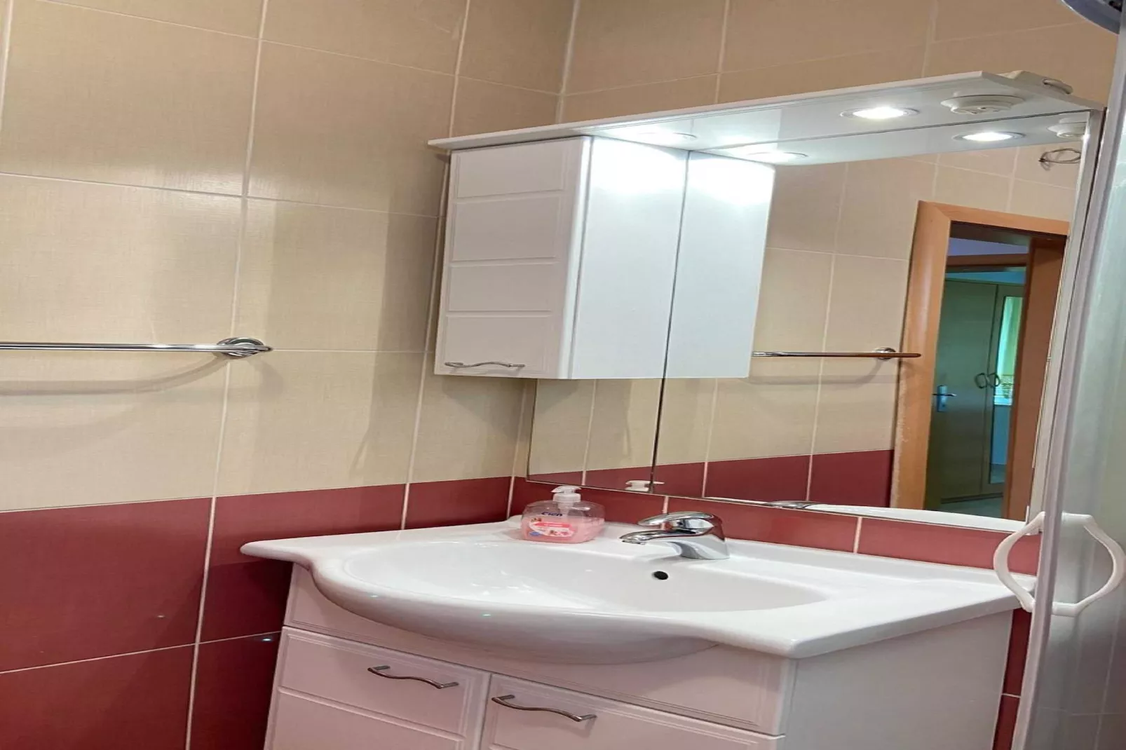 Apartments Tiho & Jelena- One Bedroom Apartment with Balcony and Sea View (Maestral)-Badkamer