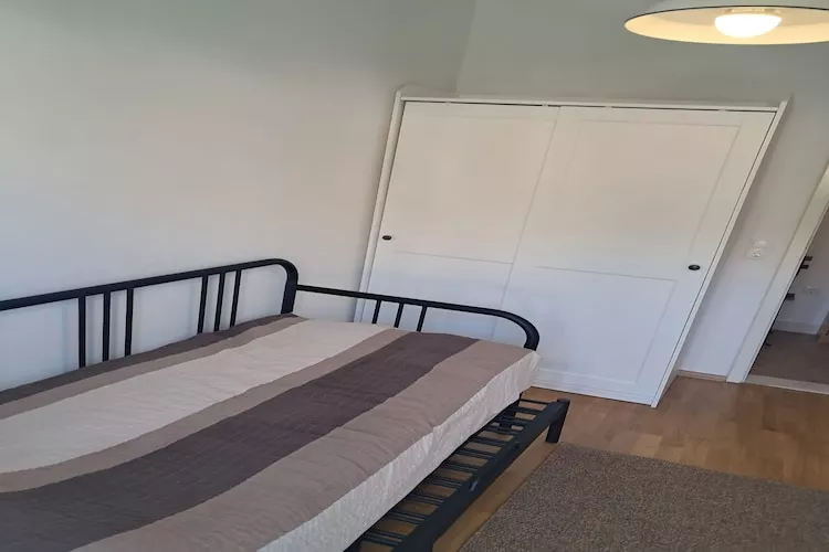 Apartments Trstenica-Standard Two Bedroom Apartment with Balcony and Sea View ( H )-Slaapkamer