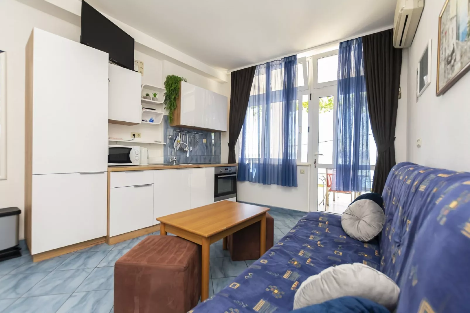 Apartments Hope (Dugi Rat) - One-Bedroom Apartment with Terrace and Sea View (A2)-Keuken