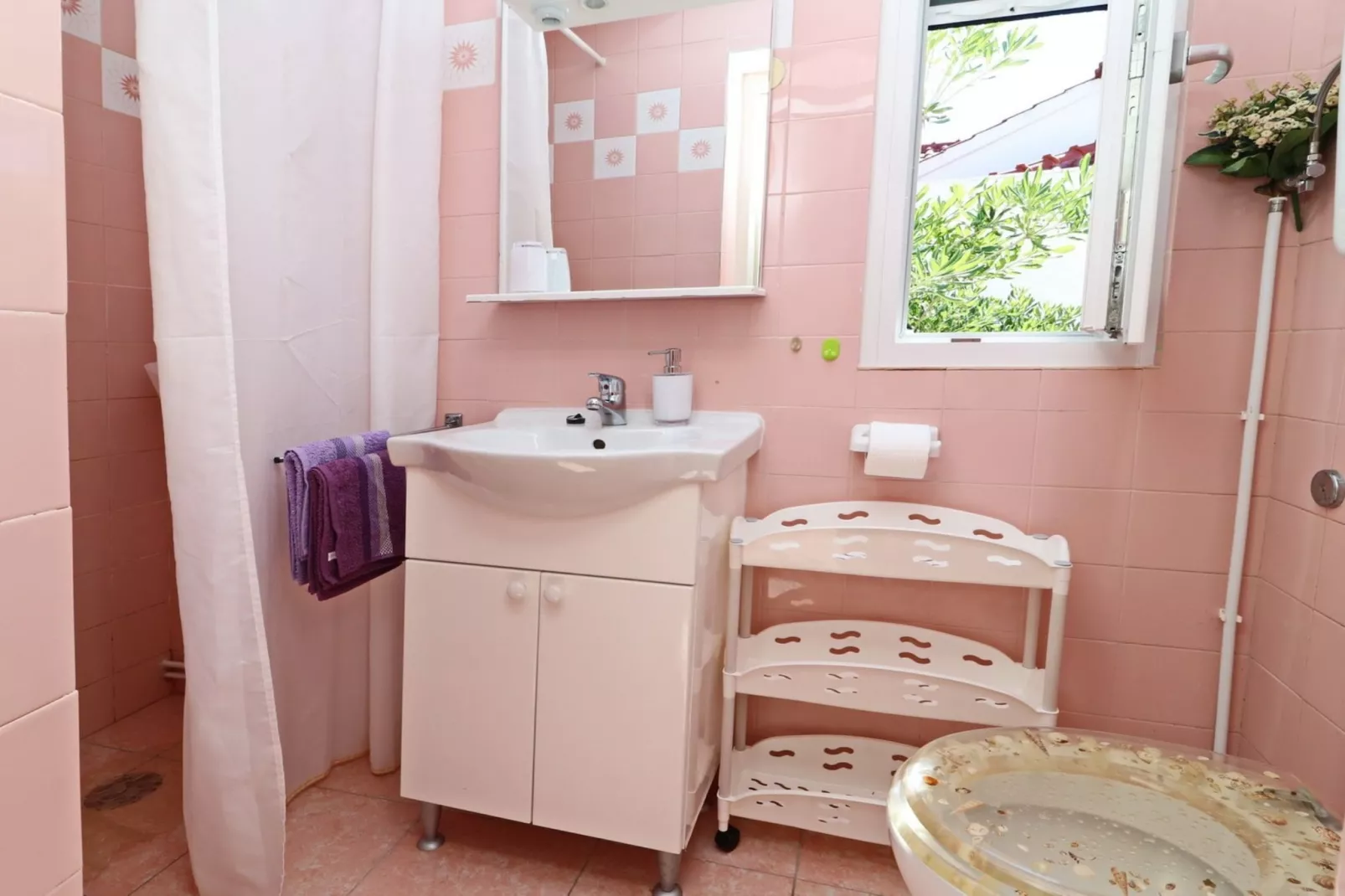 Holiday Home Neda-Three Bedroom Holiday Home with Terrace and Sea View-Badkamer