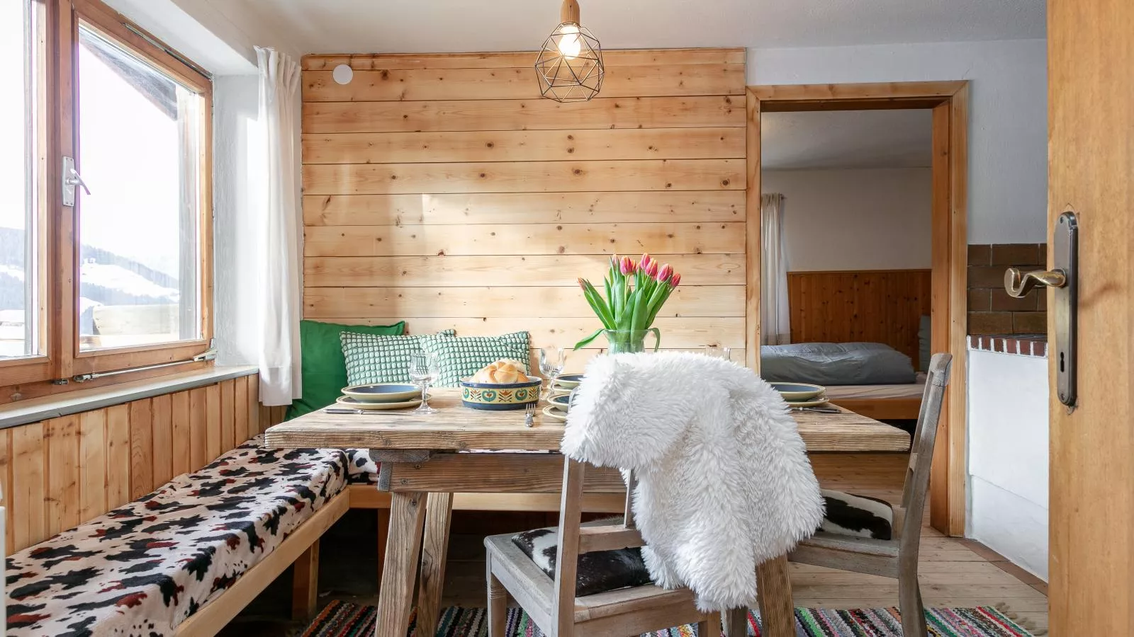 Sonnenhütte oben-Woonkamer