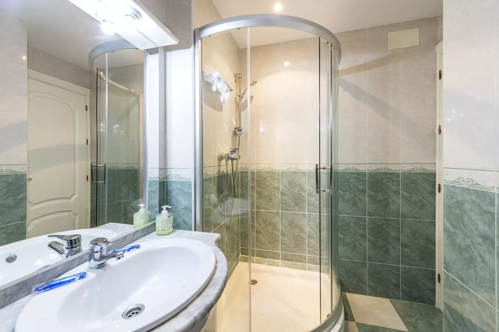 Gala de SteraM FLATS Torremolinos-Badkamer