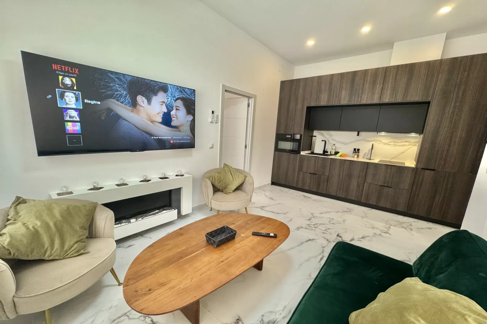 Salmon de SteraM FLATS Torremolinos-Woonkamer