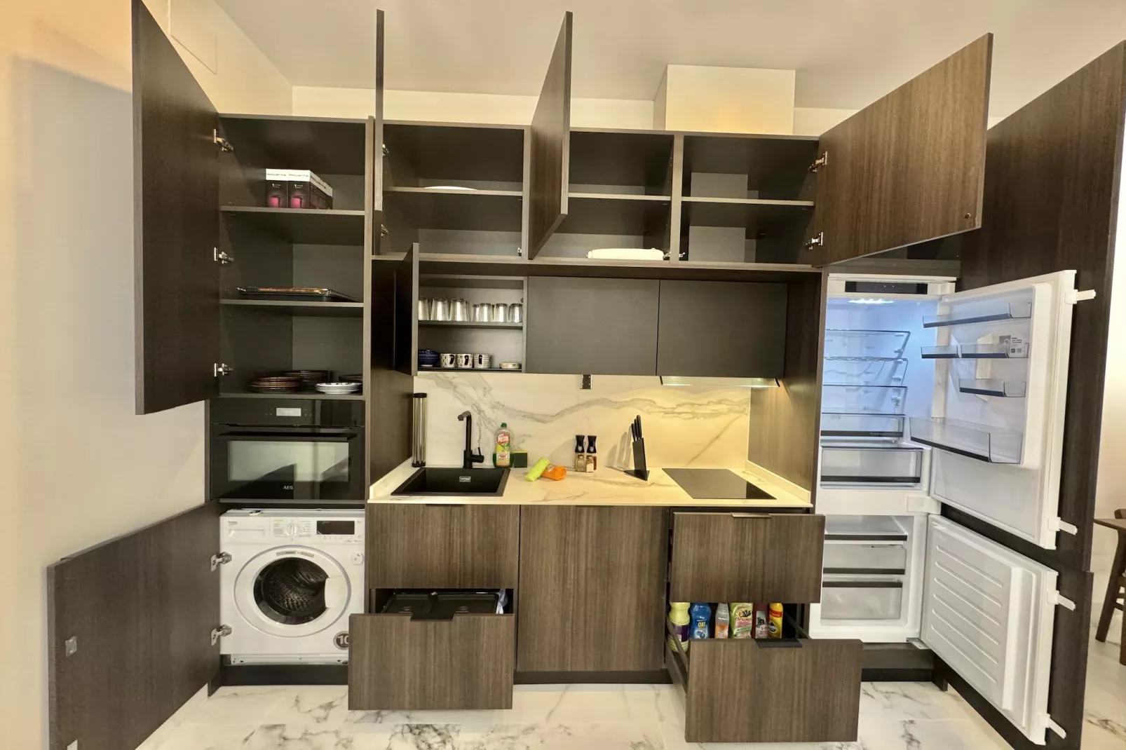 Salmon de SteraM FLATS Torremolinos-Keuken