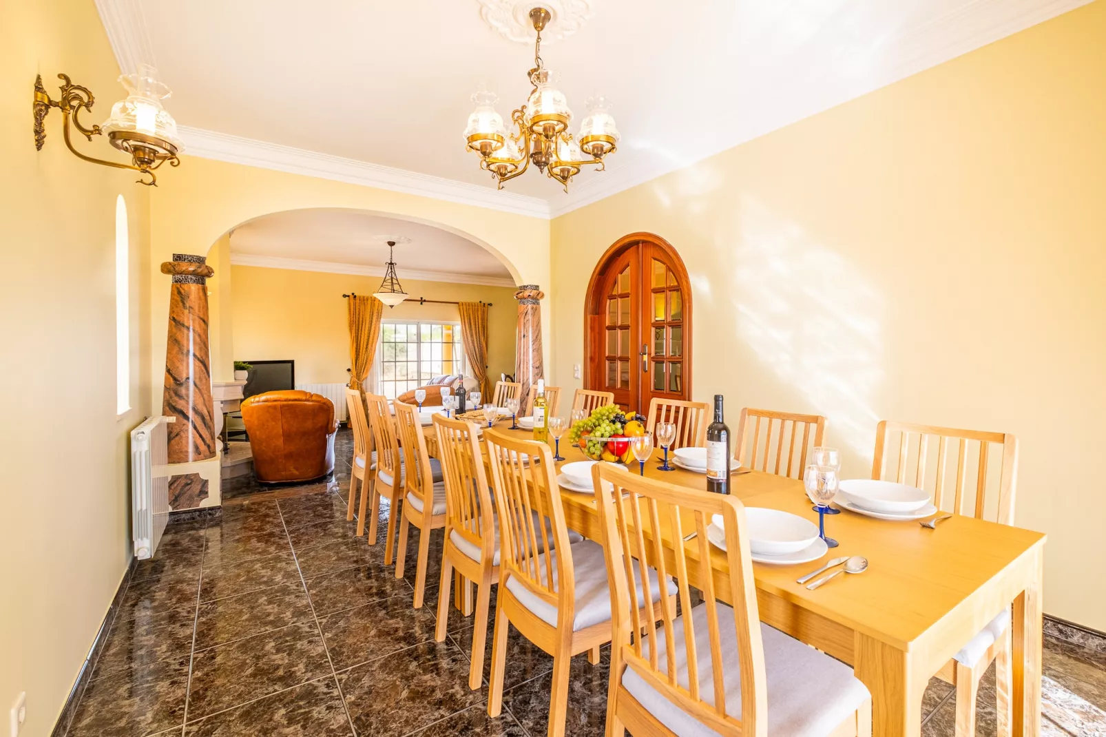 Villa Dubai-Eetkamer