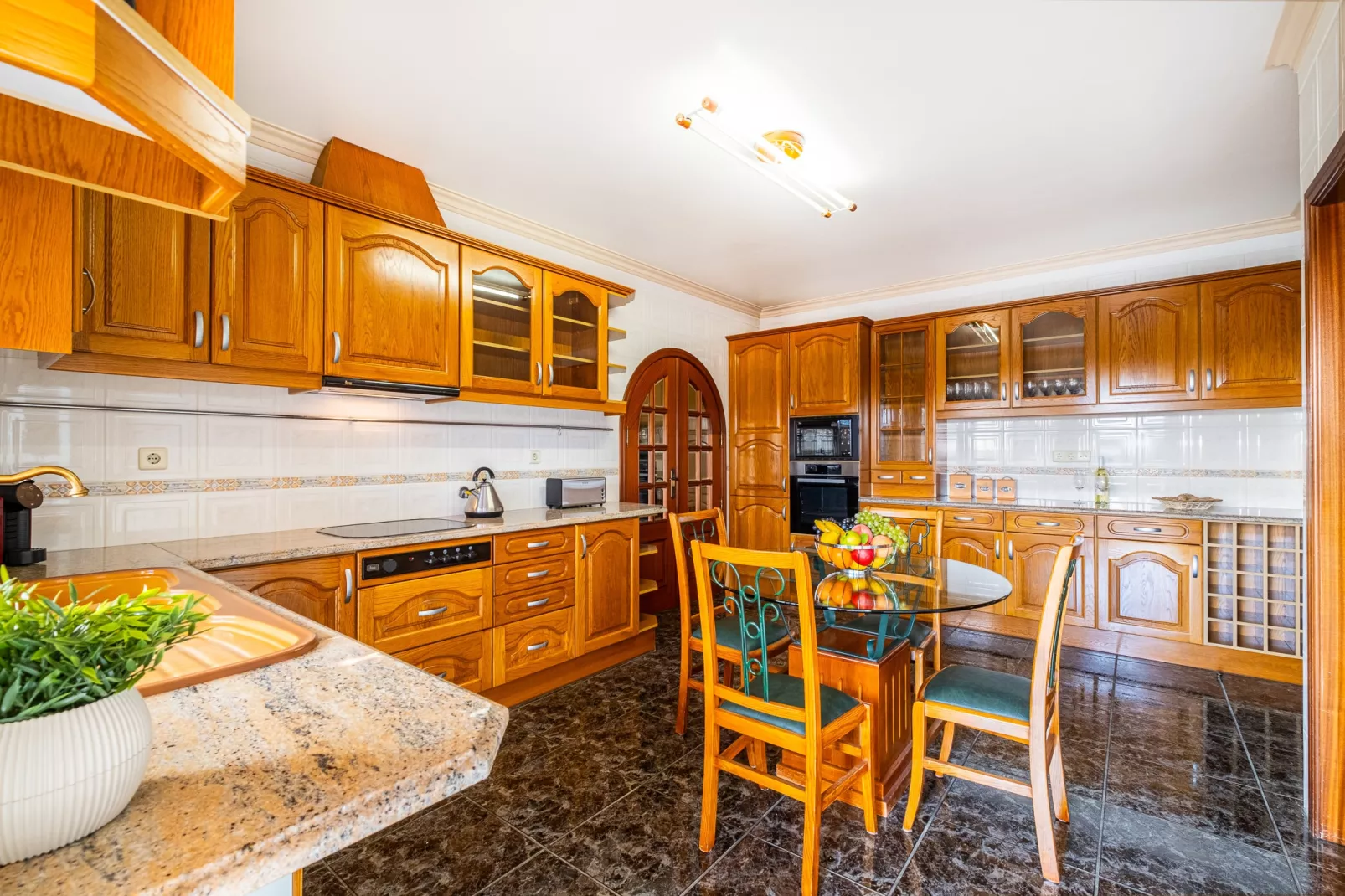 Villa Dubai-Eetkamer