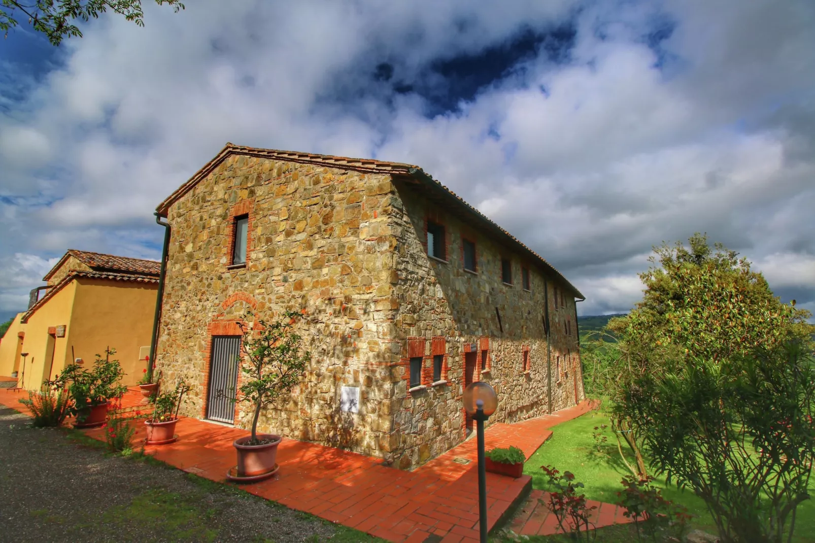 Casa Ligustro-Buitenkant zomer