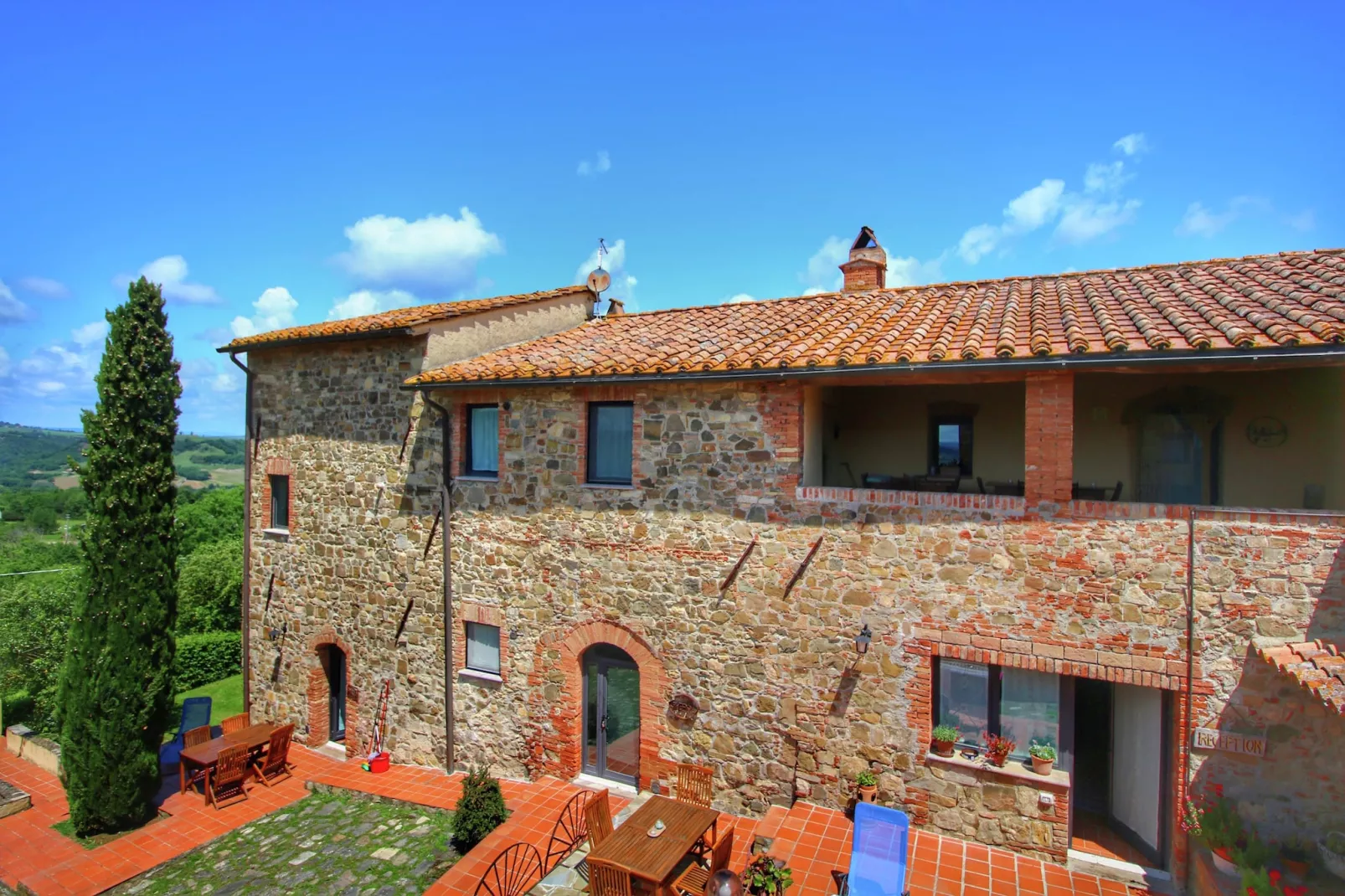 Casa Ligustro-Buitenkant zomer