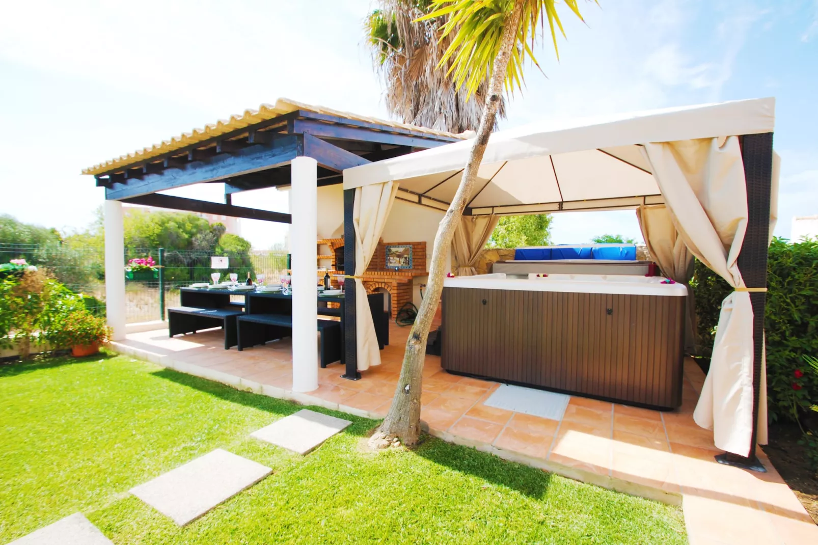 Villa Oliveira-Terrasbalkon