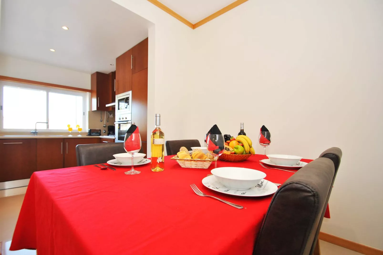 Townhouse Mar 1-Eetkamer