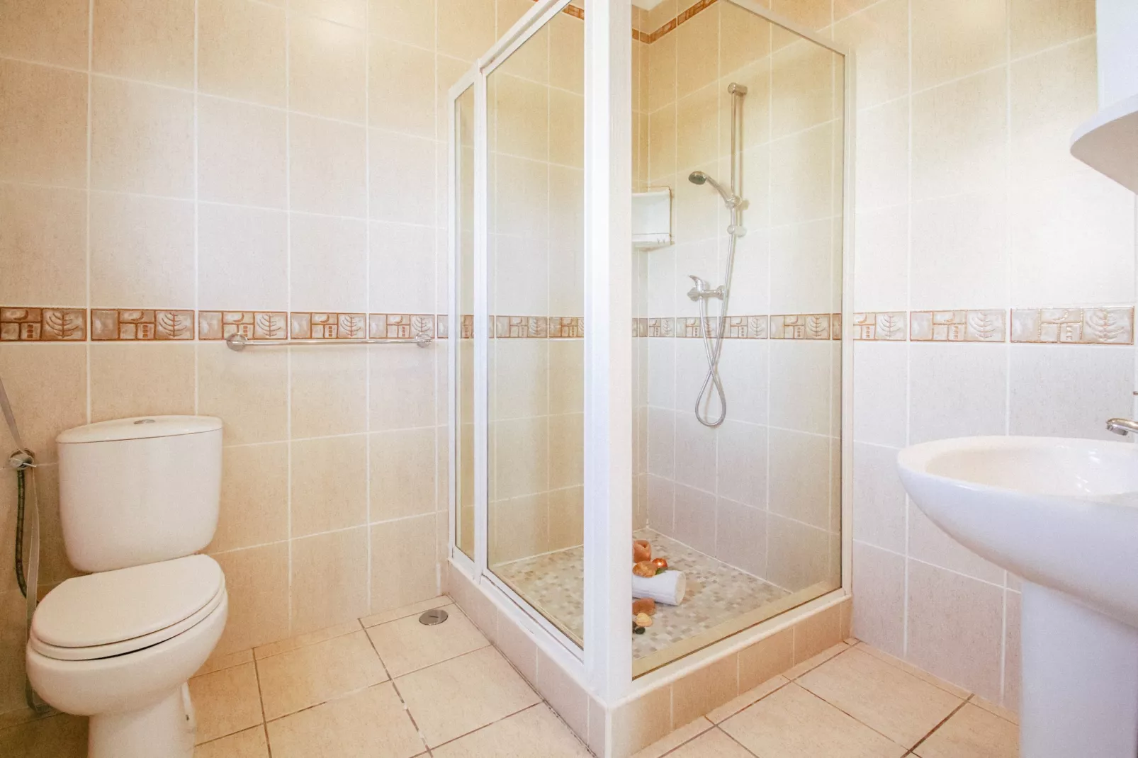 Villa Bellegarde-Badkamer