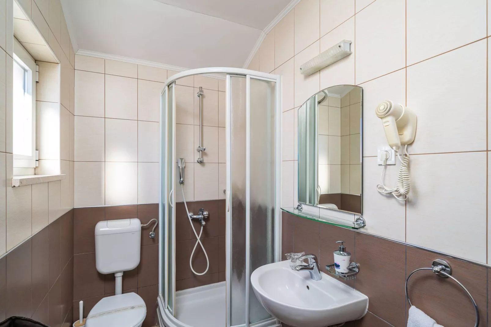 Apartments Senjo - One Bedroom Apartment with Balcony with Sea View (Apartman 1)-Badkamer