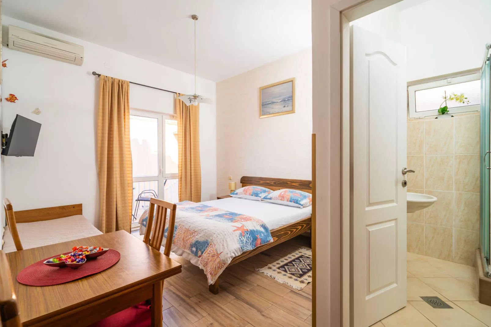 Apartments Senjo - Studio Apartment with Balcony with Side Sea View (Apartman 4)-Slaapkamer
