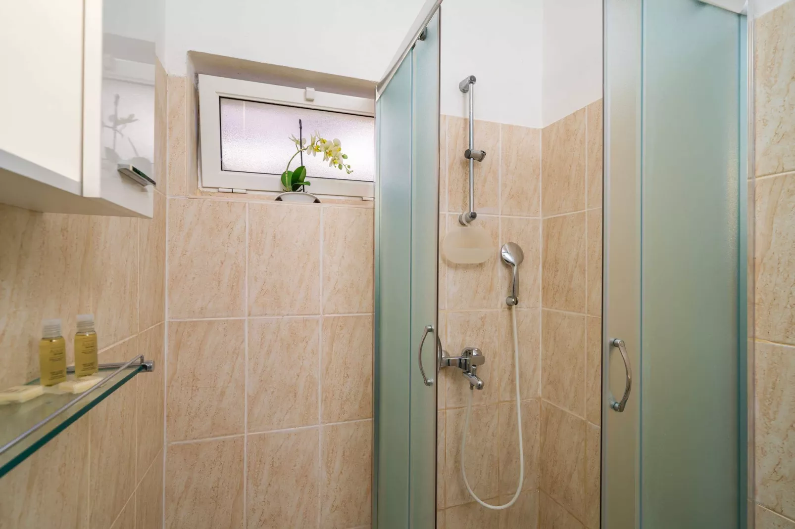Apartments Senjo - Studio Apartment with Balcony with Side Sea View (Apartman 4)-Badkamer