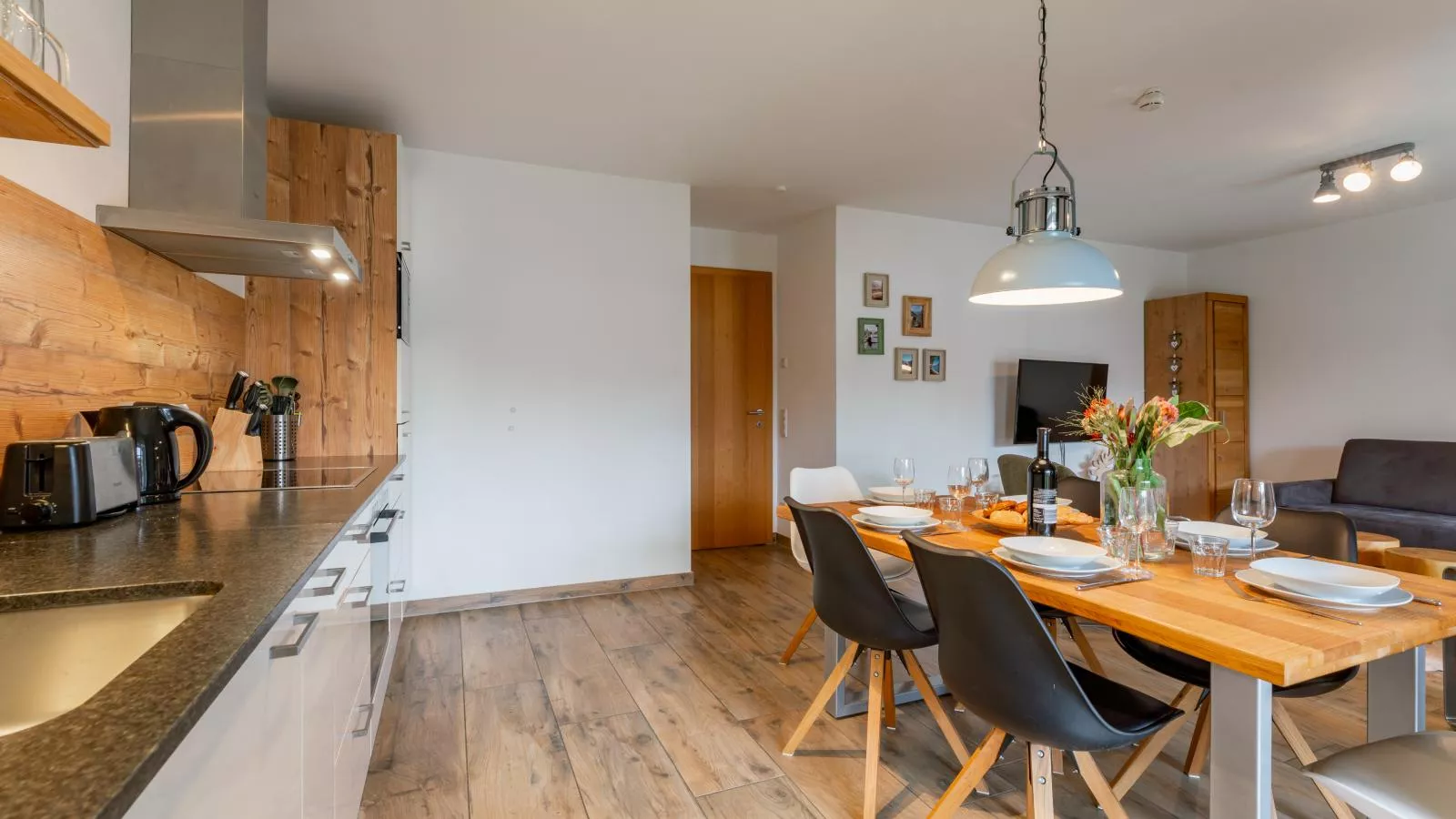 Tauern Suites Mitterwirt TOP 202-Eetkamer