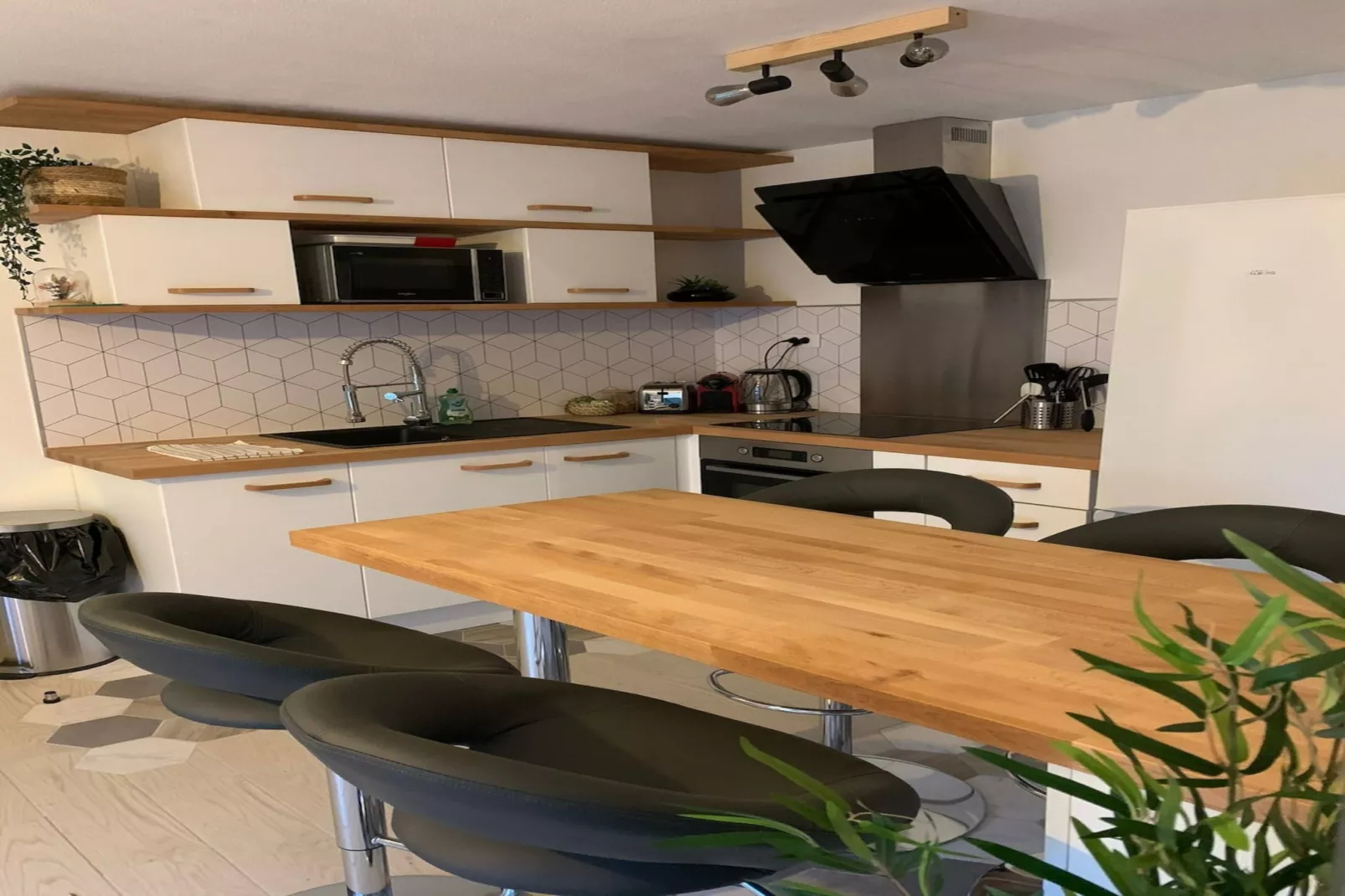 Le Cozen - 4p - Jardin & parking proche centre-Eetkamer