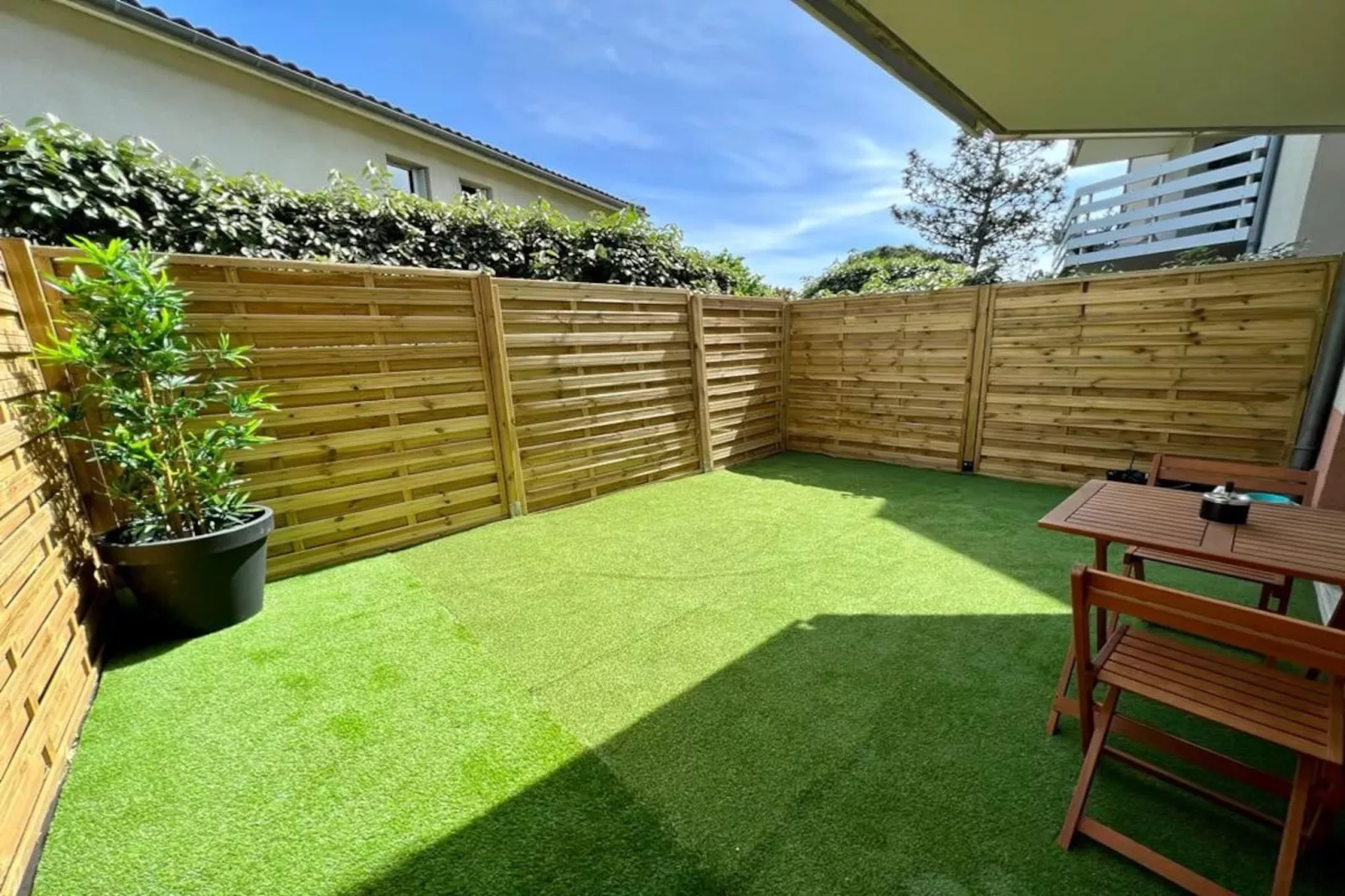 Le Cozen - 4p - Jardin & parking proche centre-Tuinen zomer